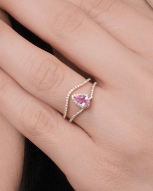 luxury gold and diamond jewelery