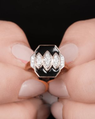 luxury gold and diamond jewelery