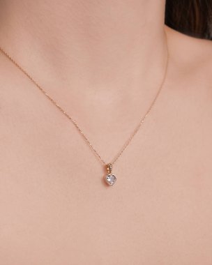 luxury gold and diamond jewelery