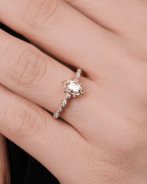 luxury gold and diamond jewelery