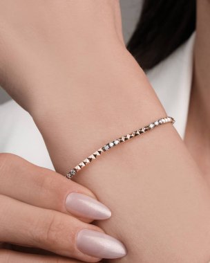 Günlük Şık Altın ve Elmas Mücevherler