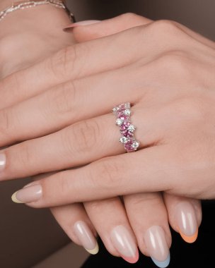 Günlük Şık Altın ve Elmas Mücevherler