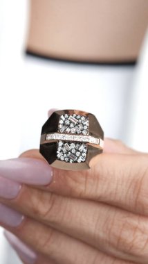 Günlük Şık Altın ve Elmas Mücevherler