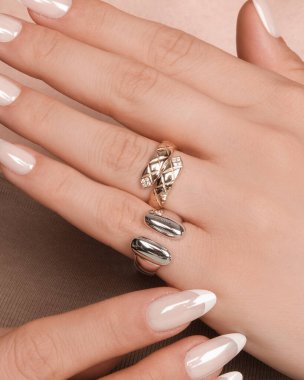 Günlük Şık Altın ve Elmas Mücevherler