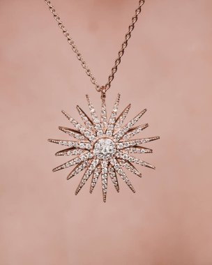 Günlük Şık Altın ve Elmas Mücevherler