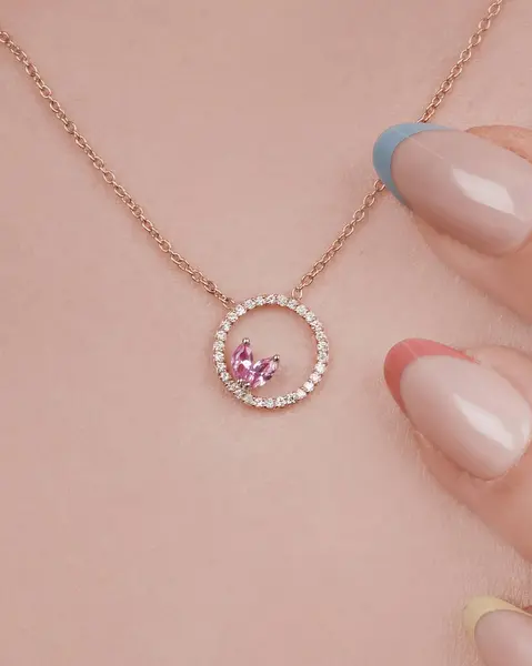 Zarif El yapımı Altın ve Elmas Mücevherler