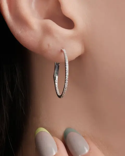 Zarif El yapımı Altın ve Elmas Mücevherler