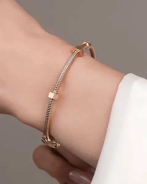 luxury gold and diamond jewelery