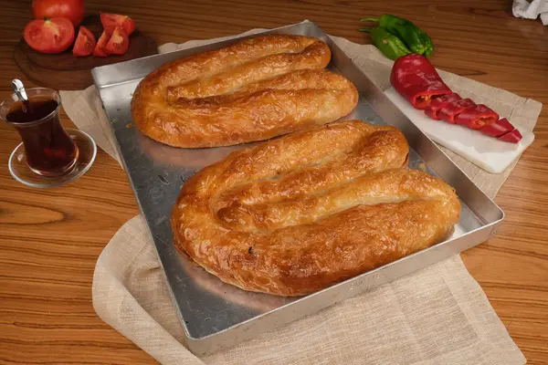 Flaky Katmanlı Geleneksel Türk Borek