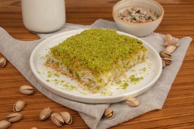 Baklava Piramidi Yaratıcı Tatlı Düzenlemesi