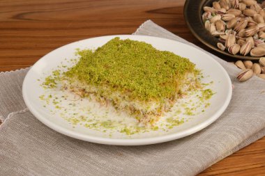 Baklava Piramidi Yaratıcı Tatlı Düzenlemesi