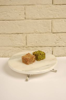 Gül aromalı Türk Lokumu Pistachio Dolgulu