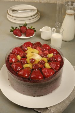 Mumlu Kutlama Pastası