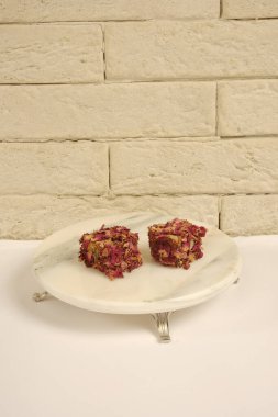 Gül aromalı Türk Lokumu Pistachio Dolgulu