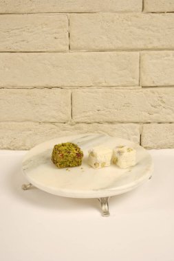 Geleneksel Pazar Ayarlarında Otantik El Yapımı Lokum