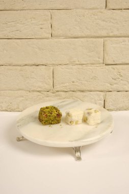 Geleneksel Pazar Ayarlarında Otantik El Yapımı Lokum