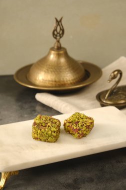 Geleneksel Pazar Ayarlarında Otantik El Yapımı Lokum