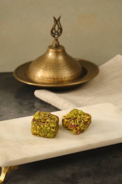 Geleneksel Pazar Ayarlarında Otantik El Yapımı Lokum