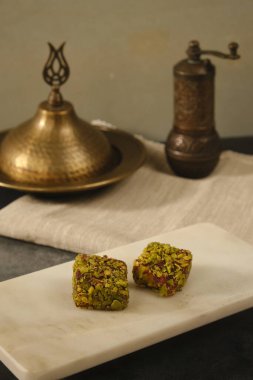 Geleneksel Pazar Ayarlarında Otantik El Yapımı Lokum