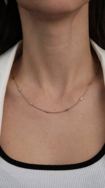 Şık mücevherler, elmaslar ve değerli taşlar..