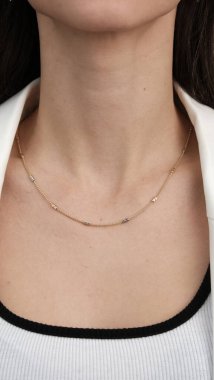 Şık mücevherler, elmaslar ve değerli taşlar..