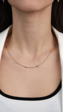 Şık mücevherler, elmaslar ve değerli taşlar..