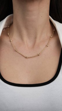 Şık mücevherler, elmaslar ve değerli taşlar..