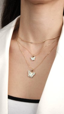 El yapımı değerli mücevherler. Kadınlar için bijouterie ve mücevher altın ve elmaslar