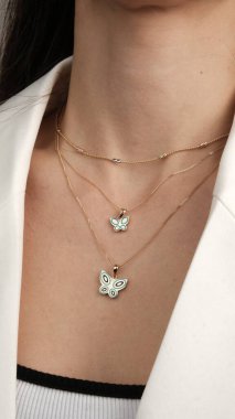 El yapımı değerli mücevherler. Kadınlar için bijouterie ve mücevher altın ve elmaslar