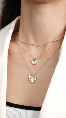 El yapımı değerli mücevherler. Kadınlar için bijouterie ve mücevher altın ve elmaslar