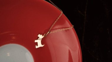 Altından ve elmaslardan oluşan Ebedi Mücevher Tasarımı