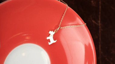 Altından ve elmaslardan oluşan Ebedi Mücevher Tasarımı