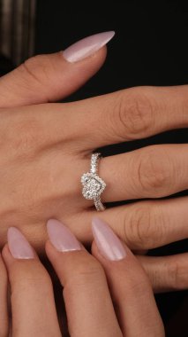 Altından ve elmaslardan oluşan Ebedi Mücevher Tasarımı