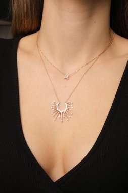 Altından ve elmaslardan oluşan Ebedi Mücevher Tasarımı