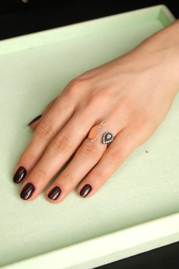 Özel anlar için Parlak Altın ve Elmas Mücevherler