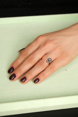 Özel anlar için Parlak Altın ve Elmas Mücevherler