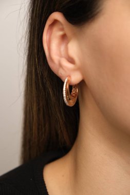 Özel anlar için Parlak Altın ve Elmas Mücevherler