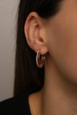 Özel anlar için Parlak Altın ve Elmas Mücevherler