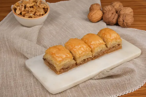 Lezzetli Tatlı Pistachio Baklava