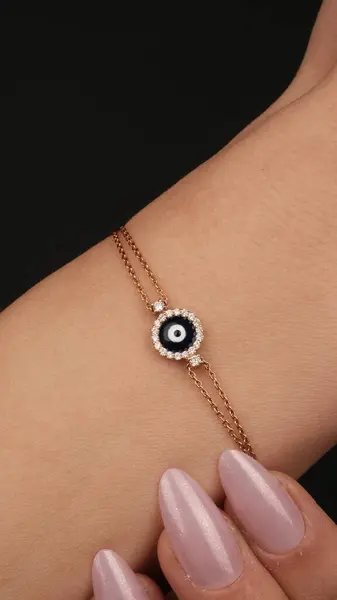 Altından ve elmaslardan oluşan Ebedi Mücevher Tasarımı