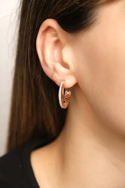 Özel anlar için Parlak Altın ve Elmas Mücevherler