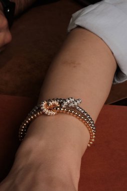 Lüks Gelinlik Mücevherleri: Elmaslar ve Altın Nişan Mücevherleri