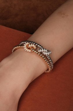 Lüks Gelinlik Mücevherleri: Elmaslar ve Altın Nişan Mücevherleri