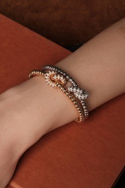 Lüks Gelinlik Mücevherleri: Elmaslar ve Altın Nişan Mücevherleri