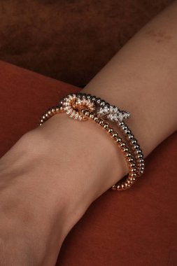 Lüks Gelinlik Mücevherleri: Elmaslar ve Altın Nişan Mücevherleri