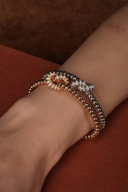 Lüks Gelinlik Mücevherleri: Elmaslar ve Altın Nişan Mücevherleri