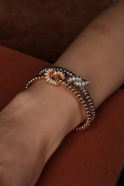 Lüks Gelinlik Mücevherleri: Elmaslar ve Altın Nişan Mücevherleri