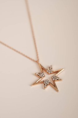 Klasik Altın ve Elmas Düğün Mücevherleri