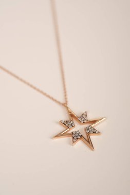 Klasik Altın ve Elmas Düğün Mücevherleri