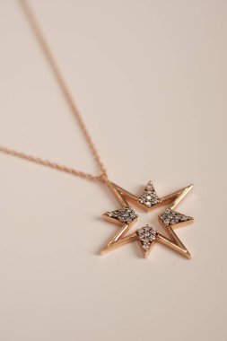 Klasik Altın ve Elmas Düğün Mücevherleri